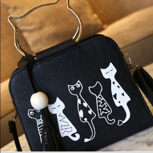 💐JUST IN! NWT Black Kitty Mini Shoulder Bag - Picture 2 of 4